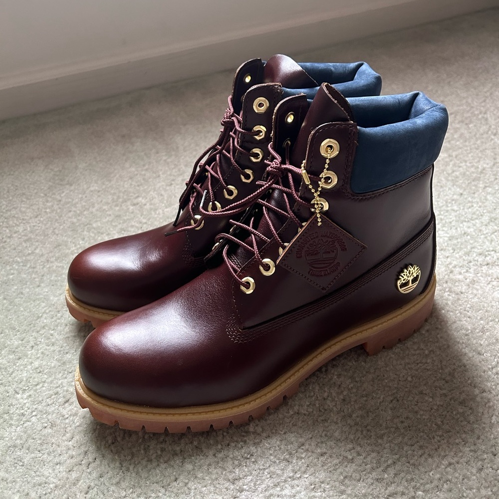 Timberland premium 6” boot.  Medium brown rich leather